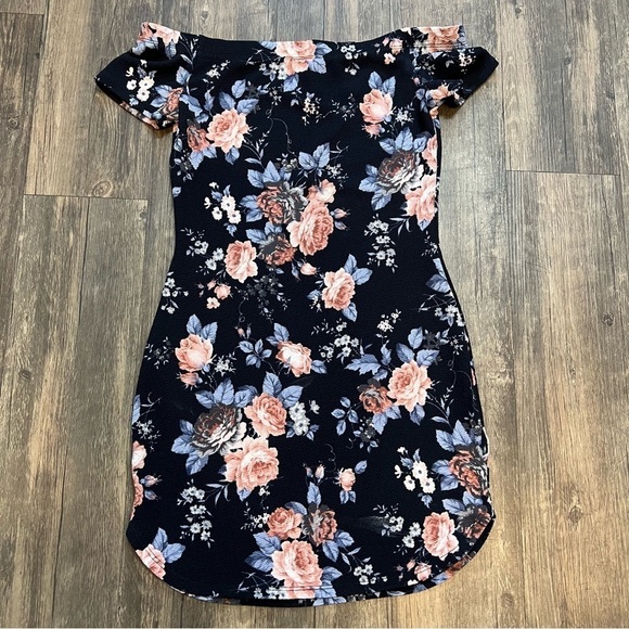 Lovely Day Dresses & Skirts - Women’s Floral Blue And Coral Boat Neckline Off Shoulders Mini Dress Size S